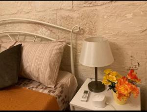 Katil atau katil-katil dalam bilik di Sliema historic townhouse