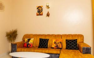 Embu Air-bnb 1&2 Bedroom homestay的休息区