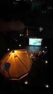 Glamping La Pau内部或周边的泳池