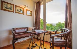 Fotografia z galérie ubytovania Three-Bedroom Holiday Home In Grubine v destinácii Grubine