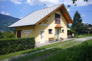 The building in which the holiday home is located
