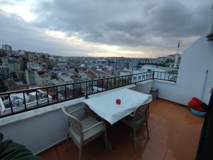 Balkón nebo terasa v ubytování Taksim City ivy Hostel
