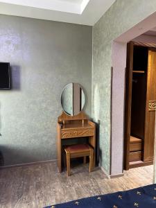 Televisyen dan/atau pusat hiburan di Hotel in Bakuriani