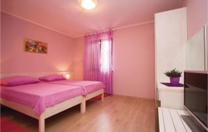 Postel nebo postele na pokoji v ubytování Pet Friendly Home In Bonasini