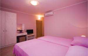 Postel nebo postele na pokoji v ubytování Pet Friendly Home In Bonasini