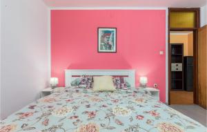 Postel nebo postele na pokoji v ubytování Pet Friendly Home In Bonasini