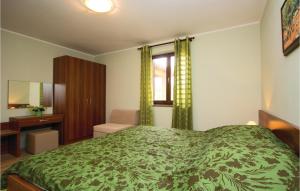 Postel nebo postele na pokoji v ubytování Pet Friendly Home In Bonasini