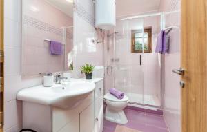 Koupelna v ubytování Pet Friendly Home In Bonasini