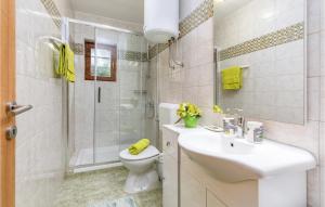 Koupelna v ubytování Pet Friendly Home In Bonasini