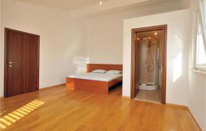 Posteľ alebo postele v izbe v ubytovaní Holiday Home Pridraga With Outdoor Swimming Pool 183