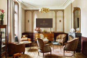 Posezení v ubytování Clos du Cèdre - Chambres d'Hôtes d'Exception, Luxury B&B à Dinan