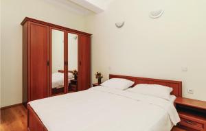 Posteľ alebo postele v izbe v ubytovaní Apartment Ribnica-Krusevo With Sea View Viii