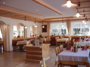 Veitingastaður eða matsölustaður á Hotel Gasthof Weiherbad