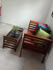 Ruang duduk di Hikka Breeze villa apartment +16 gambar