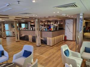 Lounge nebo bar v ubytování Nile Cruise 3 & 4 & 7 Nights