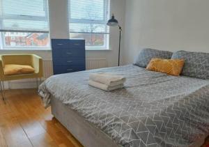 2 Bed Functional House Close to Manor Park Train Station