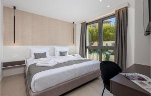 Posteľ alebo postele v izbe v ubytovaní Lovely Apartment In Krk With Kitchen