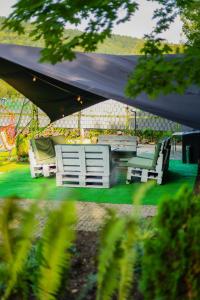Ogród w obiekcie Pod Gromadzyniem Resort