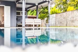LamentinにあるVilla Daminouのプール付きの家の画像