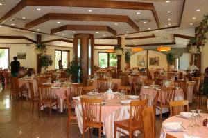Restaurace v ubytování Villaggio La Pizzuta