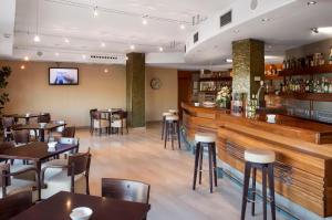 Lounge nebo bar v ubytování Hotel Torre de Sila