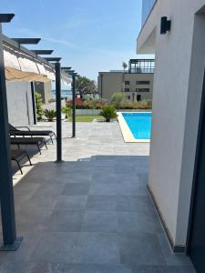 Basen w obiekcie Villa Korina , Pomer lub w pobliżu
