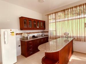 Kuchyň nebo kuchyňský kout v ubytování Cascada Apartment 3 Bedrooms 2 Bath + 19 fotografií