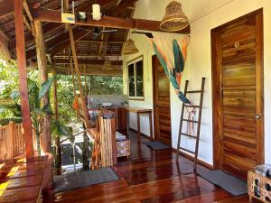 Balkón nebo terasa v ubytování Wayans Siargao Homestay