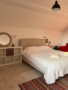 Giường trong phòng chung tại Green Garden Deluxe Villa by Therme