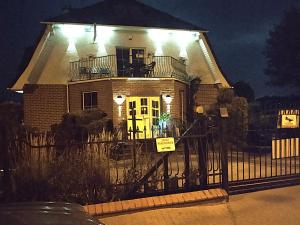 Galería fotográfica de Willa Cyklada, grill, śniadania, jezioro,przystań,tawerna-200m, park linowy-400m, centrum,aquapark-900m en Mikołajki 259 fotos más