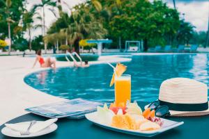 The swimming pool at or close to Inya Lake Hotel Yangon