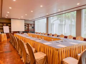 Konferenční prostory v ubytování Inya Lake Hotel Yangon + 37 fotografií