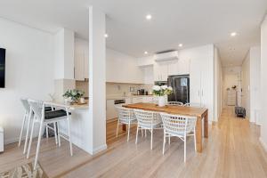 Gallery image of Bondi Beach Hazel unit 1 - Beach view with balcony and 2 bedrooms in Sydney