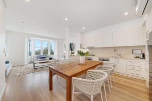 Gallery image of Bondi Beach Hazel unit 1 - Beach view with balcony and 2 bedrooms in Sydney