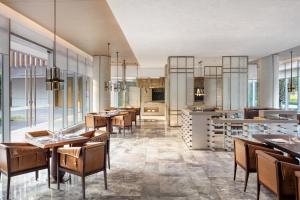 Posezení v ubytování Midea Shunde, a Tribute Portfolio Hotel