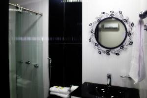 Baðherbergi á Hotel Jardines del Caney +37 myndir
