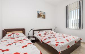 Posteľ alebo postele v izbe v ubytovaní 1 Bedroom Stunning Apartment In Vrh