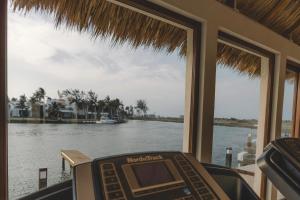 a view of the water from the back of a boat at Exclusivo Departamento con vista a la marina in Conchal