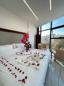 Jerash Hotel客房内的一张或多张床位