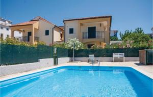 Bazén v ubytovaní Two-Bedroom Holiday Home In Volme alebo v jeho blízkosti