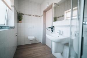 Ένα μπάνιο στο Heimathafen Apartments
