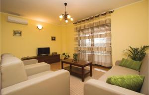 Posezení v ubytování Pet Friendly Home In Bonasini
