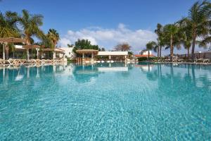 Bazén v ubytování Sentido Kyknos Beach Adults Only nebo v jeho okolí