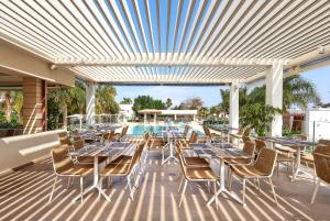 Bazén v ubytování Sentido Kyknos Beach Adults Only nebo v jeho okolí