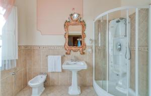 Łazienka w obiekcie Villa Pieve, Lucignano