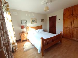 Room in Wexford 객실 침대