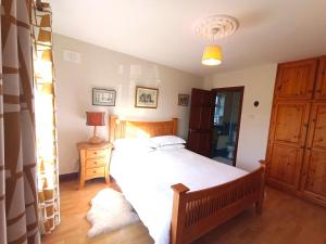 Room in Wexford 객실 침대