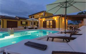 Bazén v ubytování Pet Friendly Home In Sveti Kirin nebo v jeho okolí