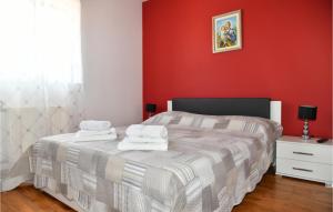 Posteľ alebo postele v izbe v ubytovaní Nice Home In Postira With Wifi