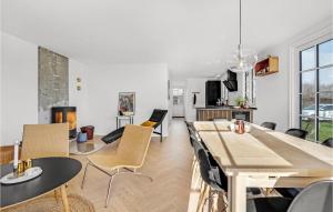 Ruang duduk di Holiday Home Hejls With A Fireplace 267 +21 gambar
